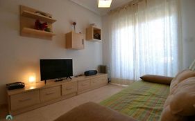 Modern 1 Bedroom Flat At The Beach